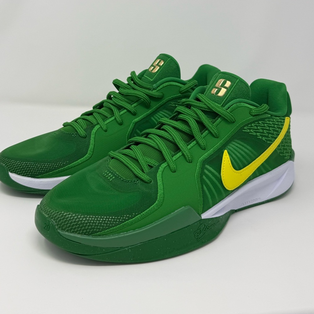 Nike Sabrina 2’s Size- W10.5 M9 Green and Yellow Oregon Ducks